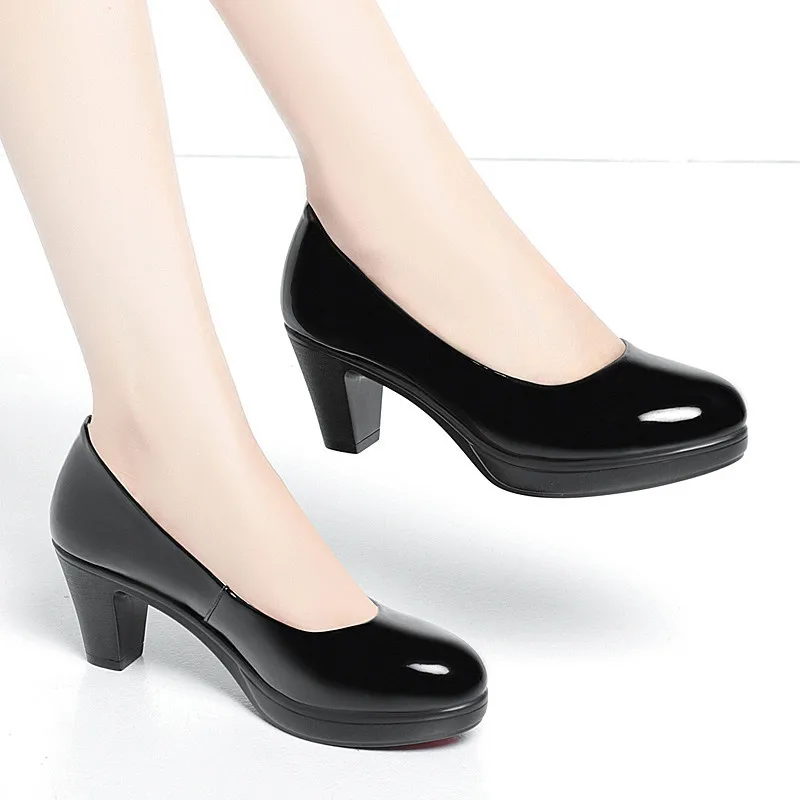 Patent Leather Pump - Escarpins à plateforme élégants en cuir