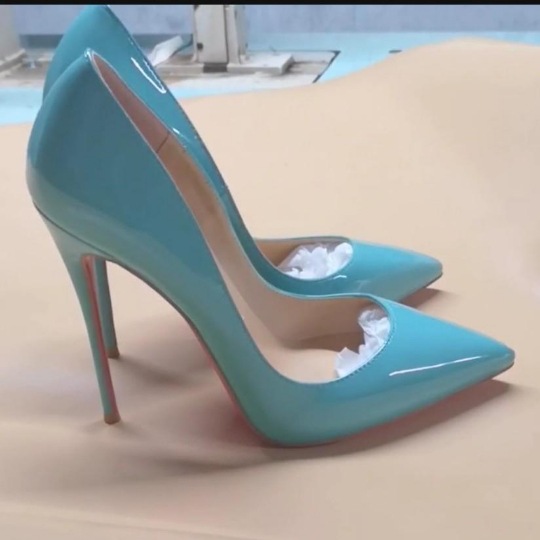 Patent Leather Pump - Chaussures pointues en cuir laqué de