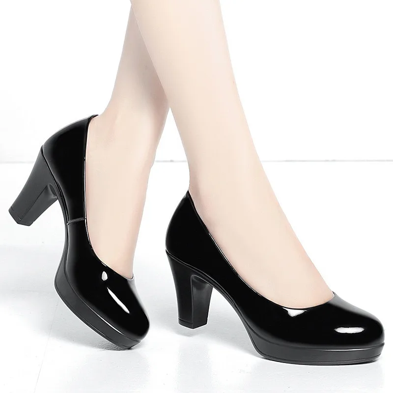 Escarpins à plateforme élégant - Patent Leather Pump avis et prix