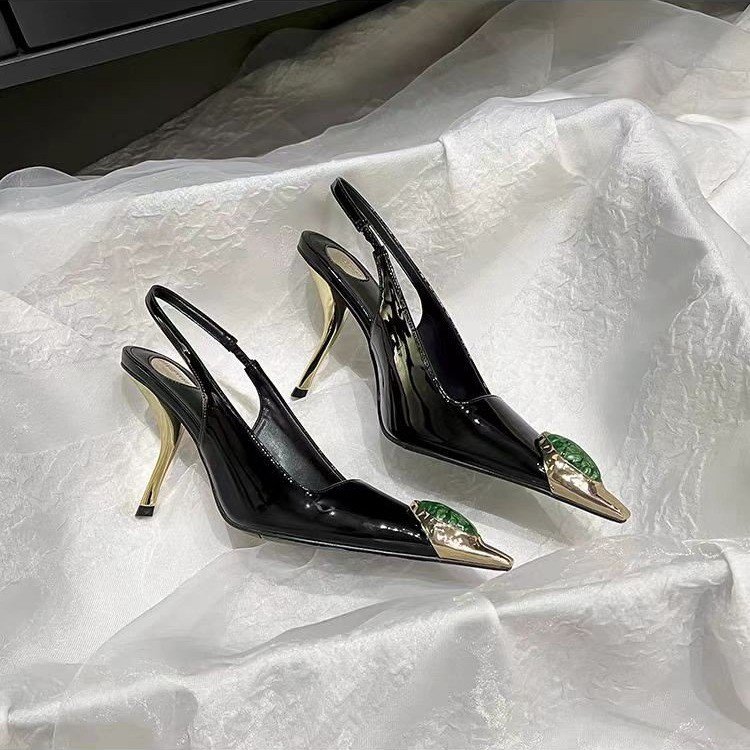 Escarpins en cuir verni à bout - Patent Leather Pump avis et prix